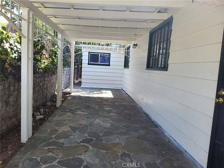 10630 Hillhaven Ave — Photo 2