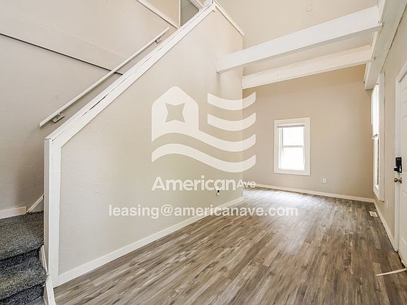 1525100_003_living_room_12814420.jpg