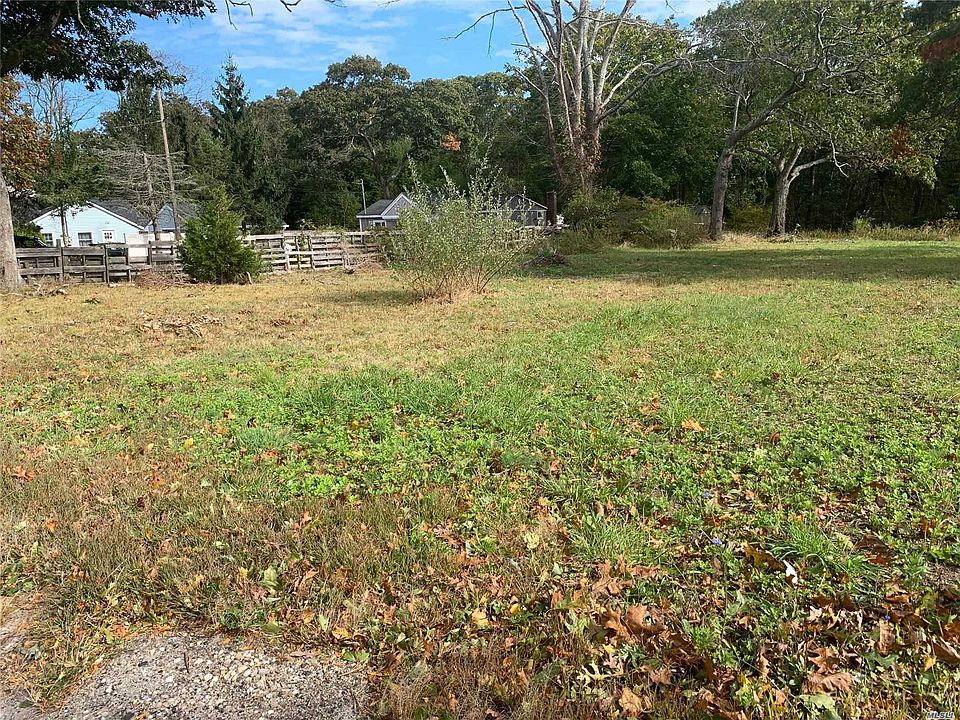 2nd image of 267 Railroad Ave
