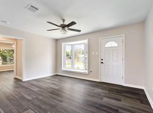 1217 Parkway St, Baytown, TX 77520