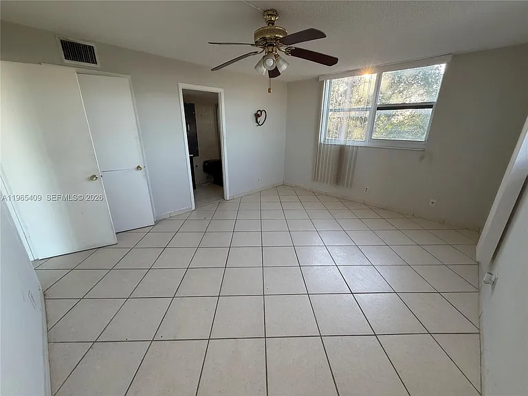 1830 Dixieanna St #406 — Photo 26