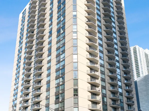70 W Huron St APT 2204, Chicago, IL 60654
