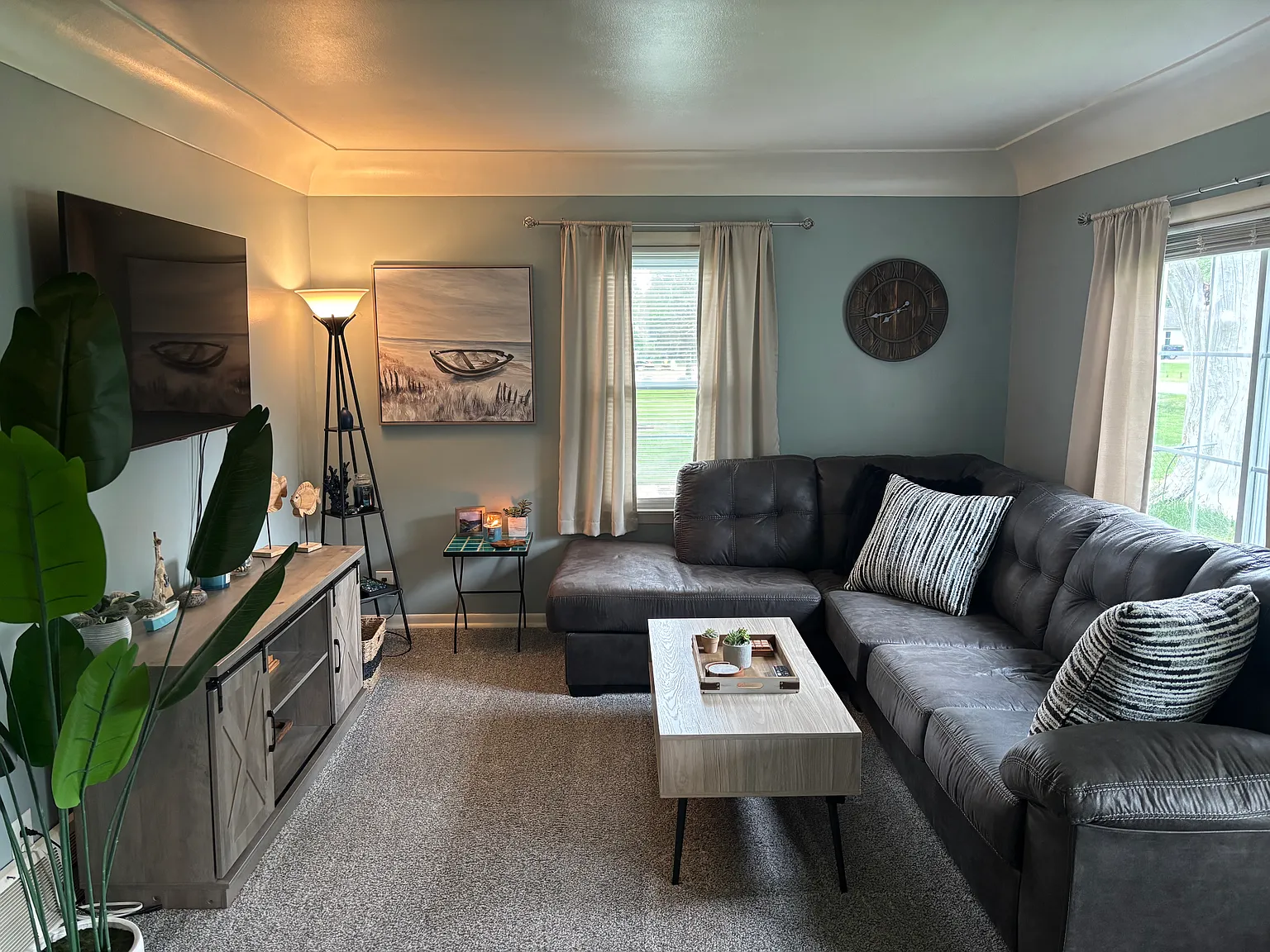 3 bed, 1300 sqft, $1,600 — Photo 2