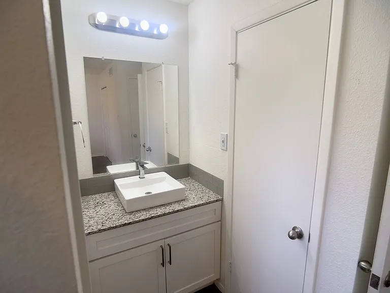 2627 Jones Rd — Photo 7