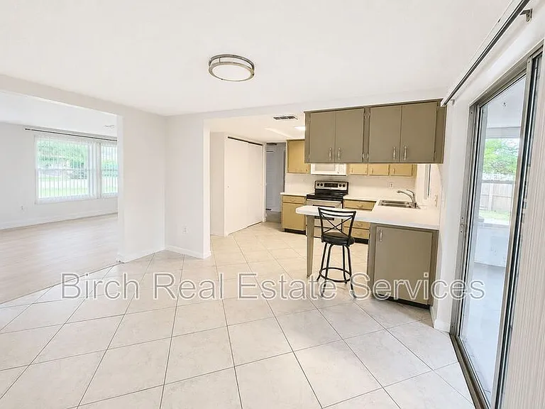 7435 Live Oak Ln — Photo 6