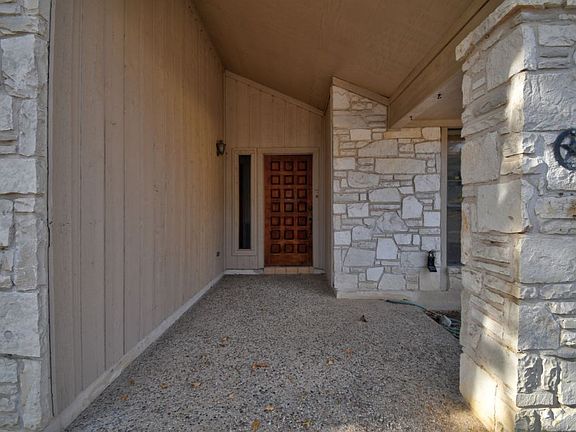 2nd image of 428 Westcrest Dr