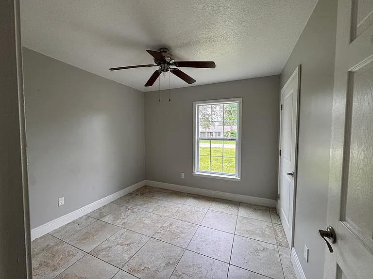 990 Windbrook Dr — Photo 8