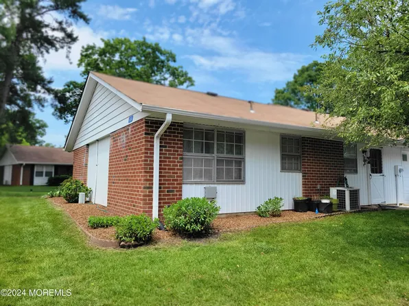 856 Thornhill Court #B, Lakewood, NJ 08701