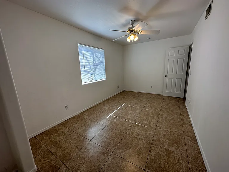 1005 E Water St #1 — Photo 17
