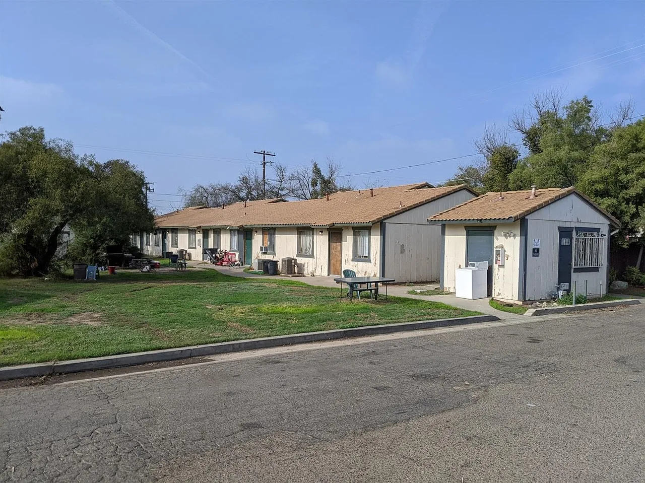 2 bed, 812 sqft, $1,400 — Photo 1