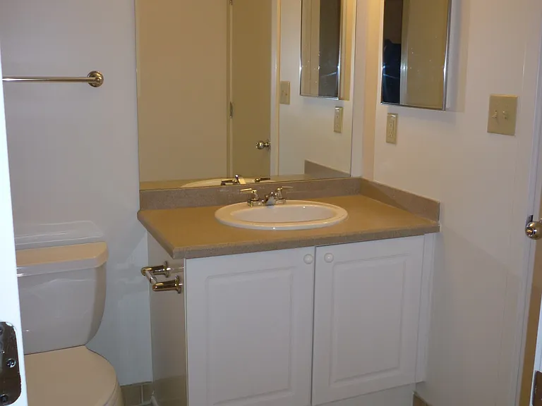 401 10th St NW #A103 — Photo 7