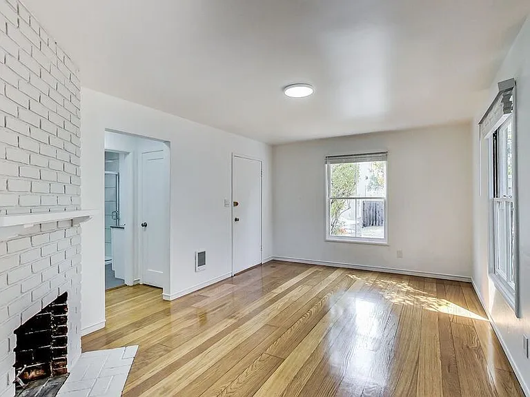 1207-1231 University Avenue — Photo 10