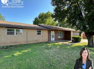 618 E 9th St, Cherokee, OK 73728