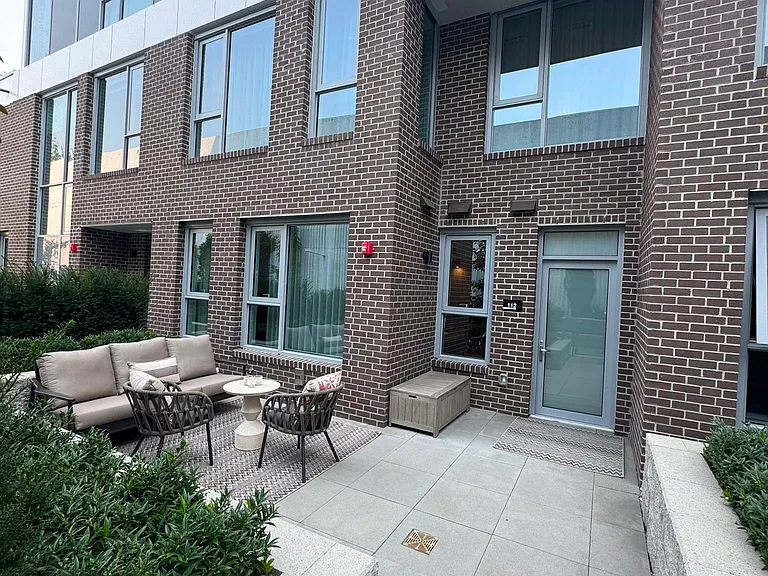 423 6th St #Townhouse 2 — Photo 27