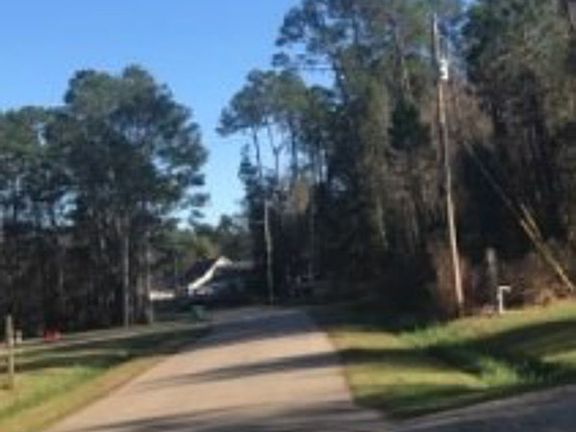 Exterior Neighborhood (street photo)