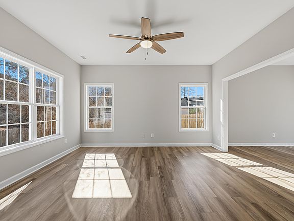5th image of 2207 Sunlit Ln