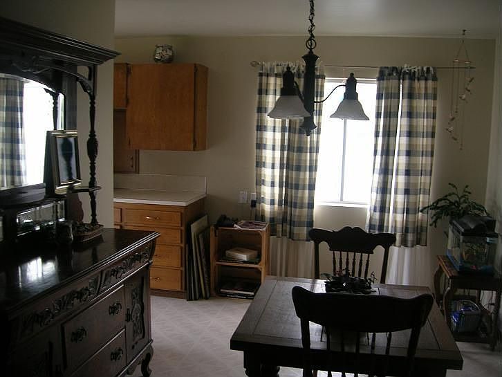 Dining room, full sized washer/dryer, new lighting fixtures throughout