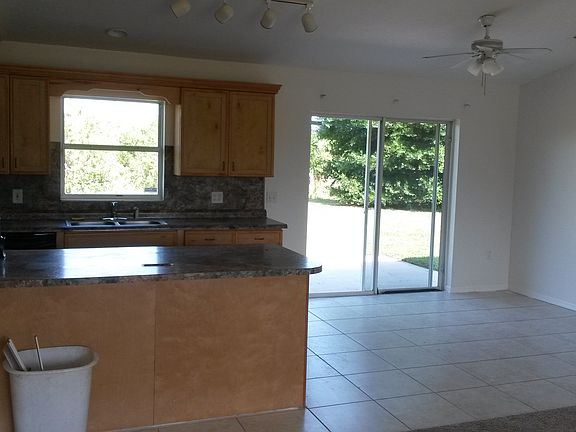 DIning Area and Island 