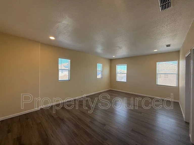 1633 Sparrowhawk St — Photo 43