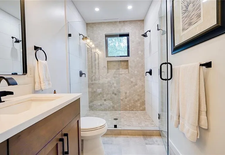 829 Barnett St NE — Photo 21