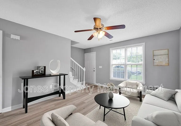 500 Jackson Park Rd #12 — Photo 9