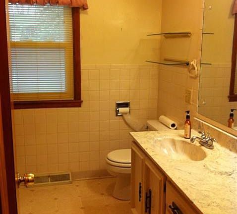 2nd image of 104 Kent Dr