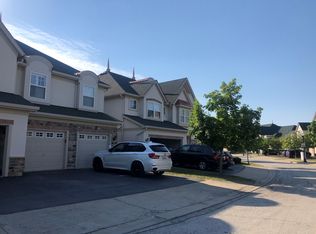 413 Bay Tree Cir, Vernon Hills, IL 60061