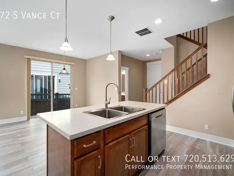 572 S Vance Ct — Photo 12