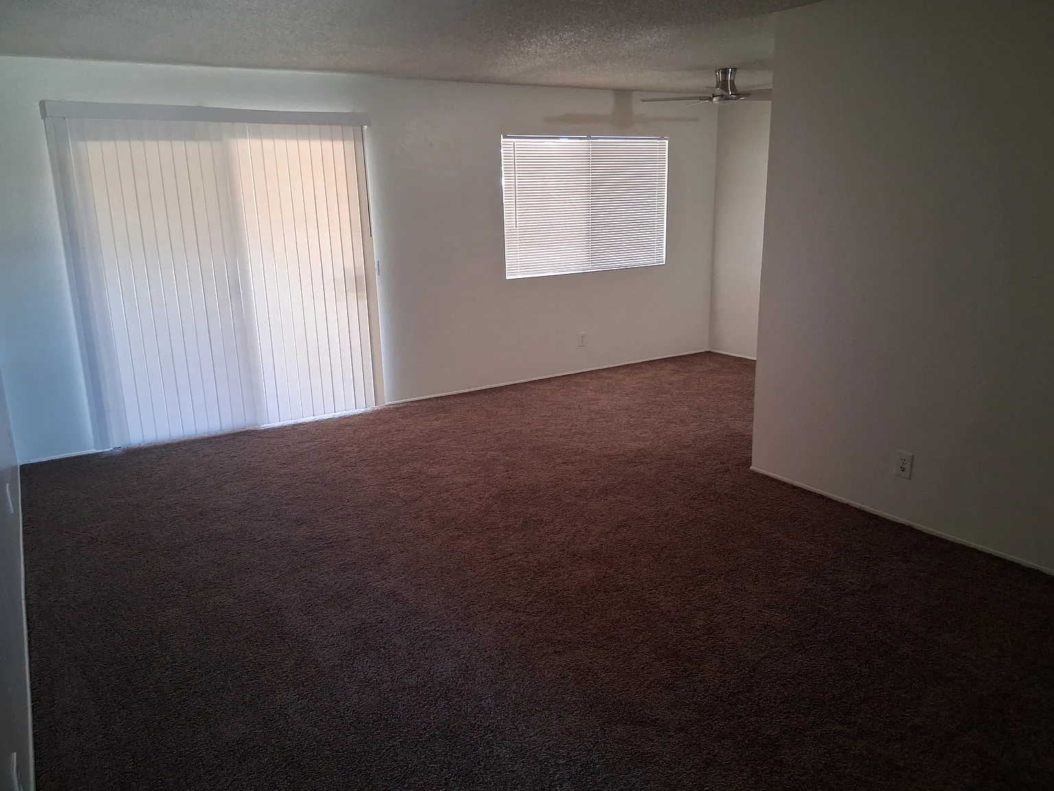 2 bed, 820 sqft, $1,900 — Photo 2