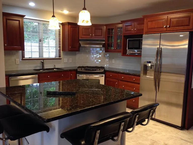 150 E Caracas Ave — Photo 6