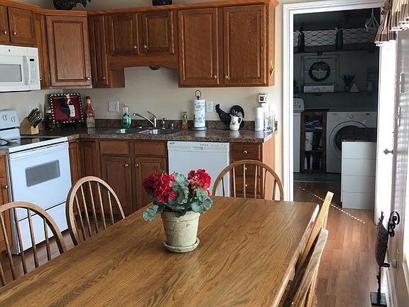5th image of 171 Sycamore Dr