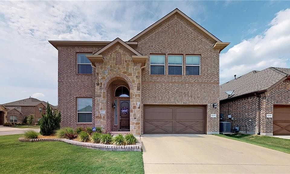 1st image of 1317 Venezia Ln