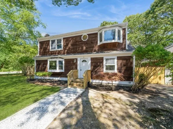 2 Ivanhoe Avenue, West Yarmouth, MA 02673