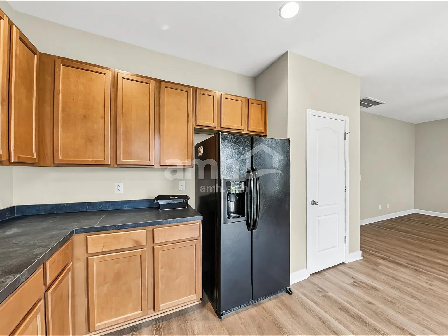 3 bed, 2.5 bath, 1778 sqft, $2,370 — Photo 4