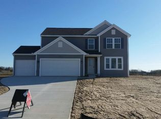 12090 Russell Rdg, Cedar Springs, MI 49319