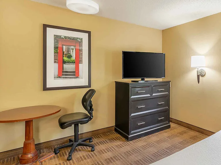 Studio Suite - 1 Queen Bed