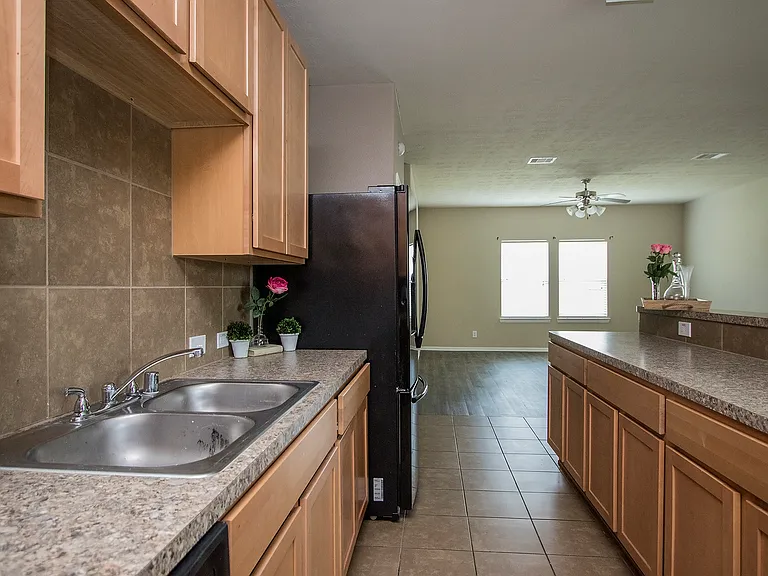 2209 Onyx Ct — Photo 13
