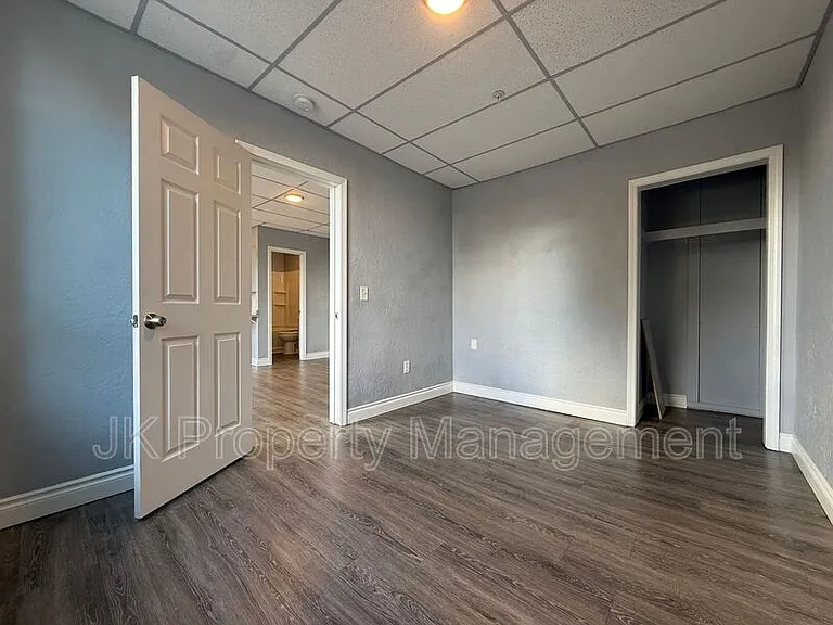 809 15th St #202 — Photo 19