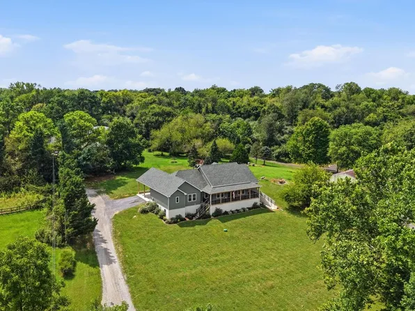 295 King Lear Dr, Charles Town, WV 25414