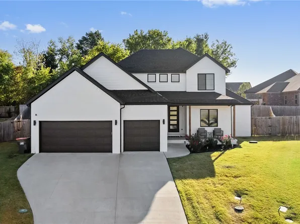 1019 Marbella Ct, Cave Springs, AR 72718