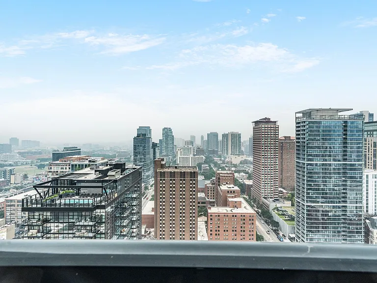 River North Luxury, On Display — Photo 49