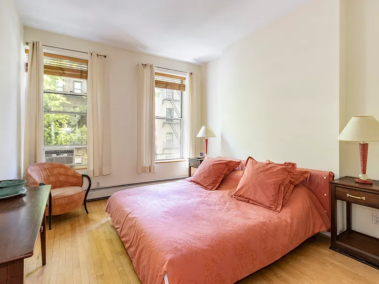 456 W 49th St #2 — Photo 5