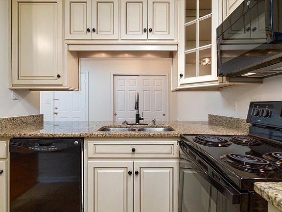 5th image of 188 Midland Pkwy APT 408
