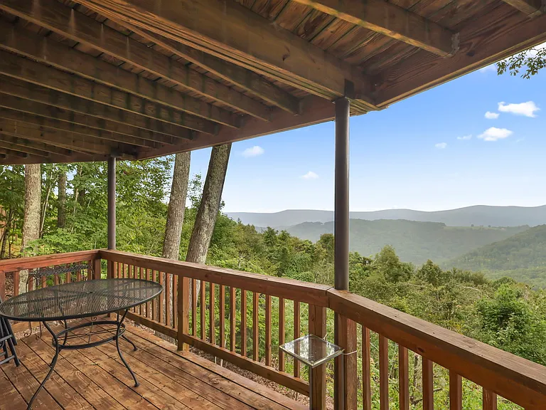 820 Pine Ridge Rd — Photo 23