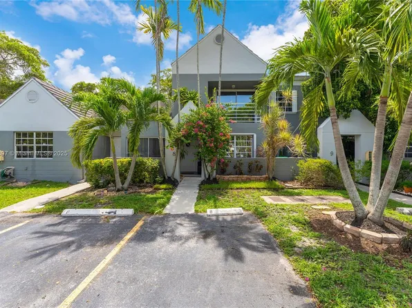 10321 SW 147th Court Cir APT 8, Miami, FL 33196