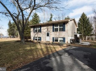 9011 Tarr Dr, New Windsor, MD 21776