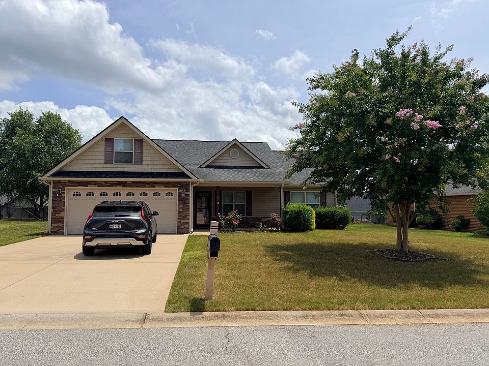 1st image of 105 Pheasant Ridge Dr