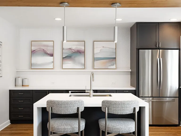 eaves Wilmington West resident lounge with kitchenette