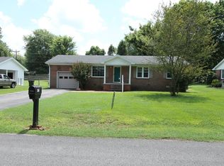 417 Colonial Ter, Hopkinsville, KY 42240