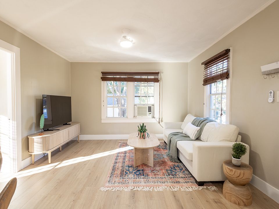 1st image of 1066 18th Ave N #1/2